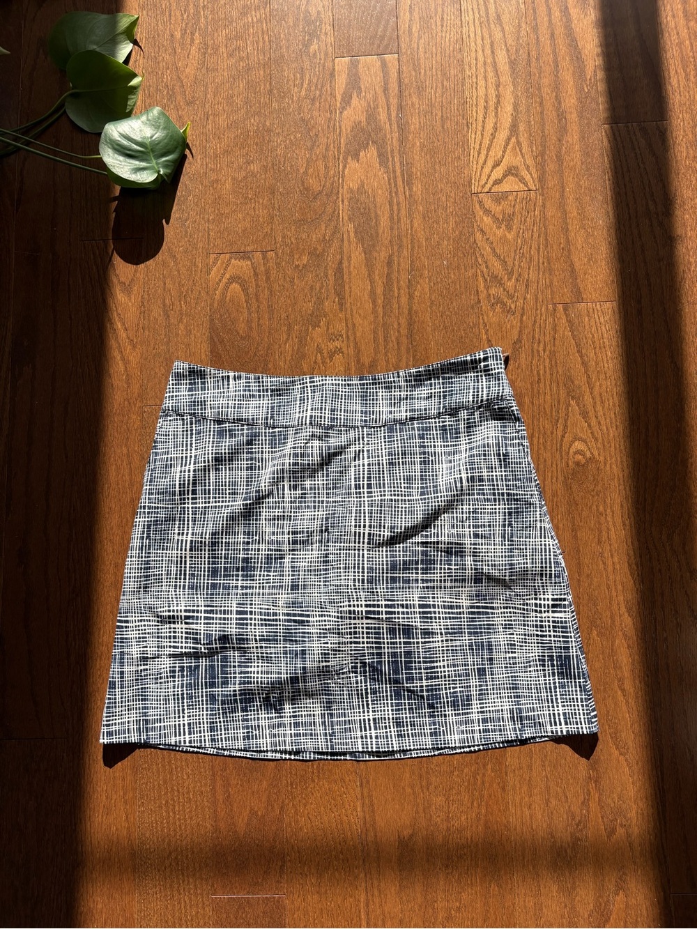 Women’s Blue and White Patterned Golf Skirt